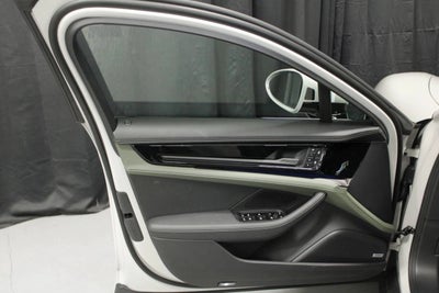 2025 Porsche Panamera 4