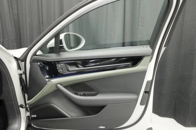 2025 Porsche Panamera 4