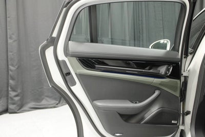 2025 Porsche Panamera 4