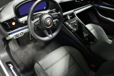 2025 Porsche Panamera 4