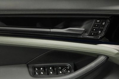 2025 Porsche Panamera 4