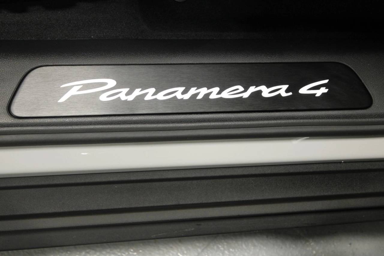 2025 Porsche Panamera 4