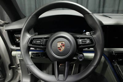 2025 Porsche Panamera 4