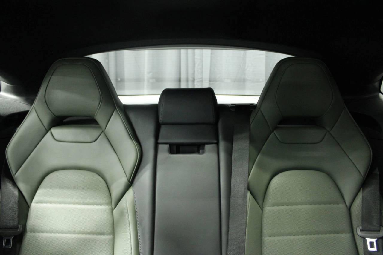 2025 Porsche Panamera 4