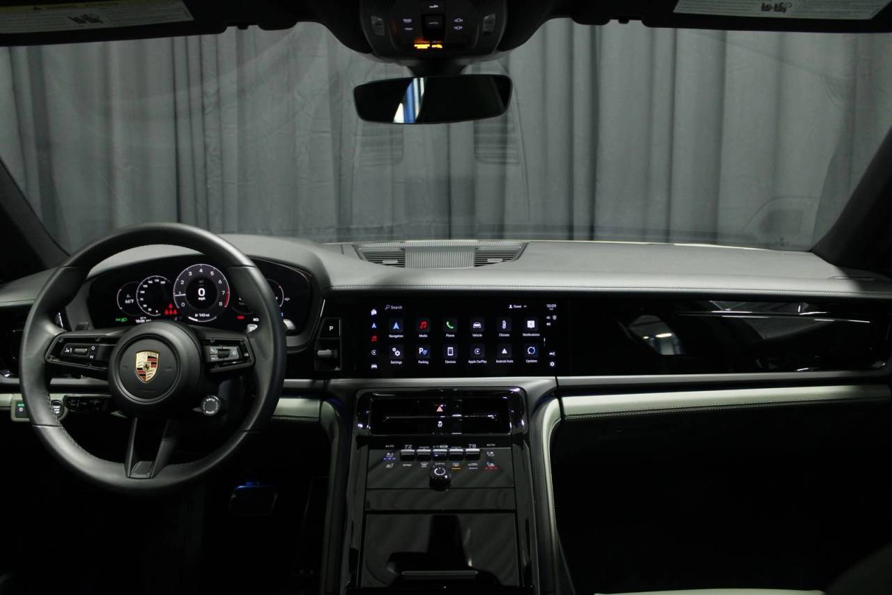 2025 Porsche Panamera 4