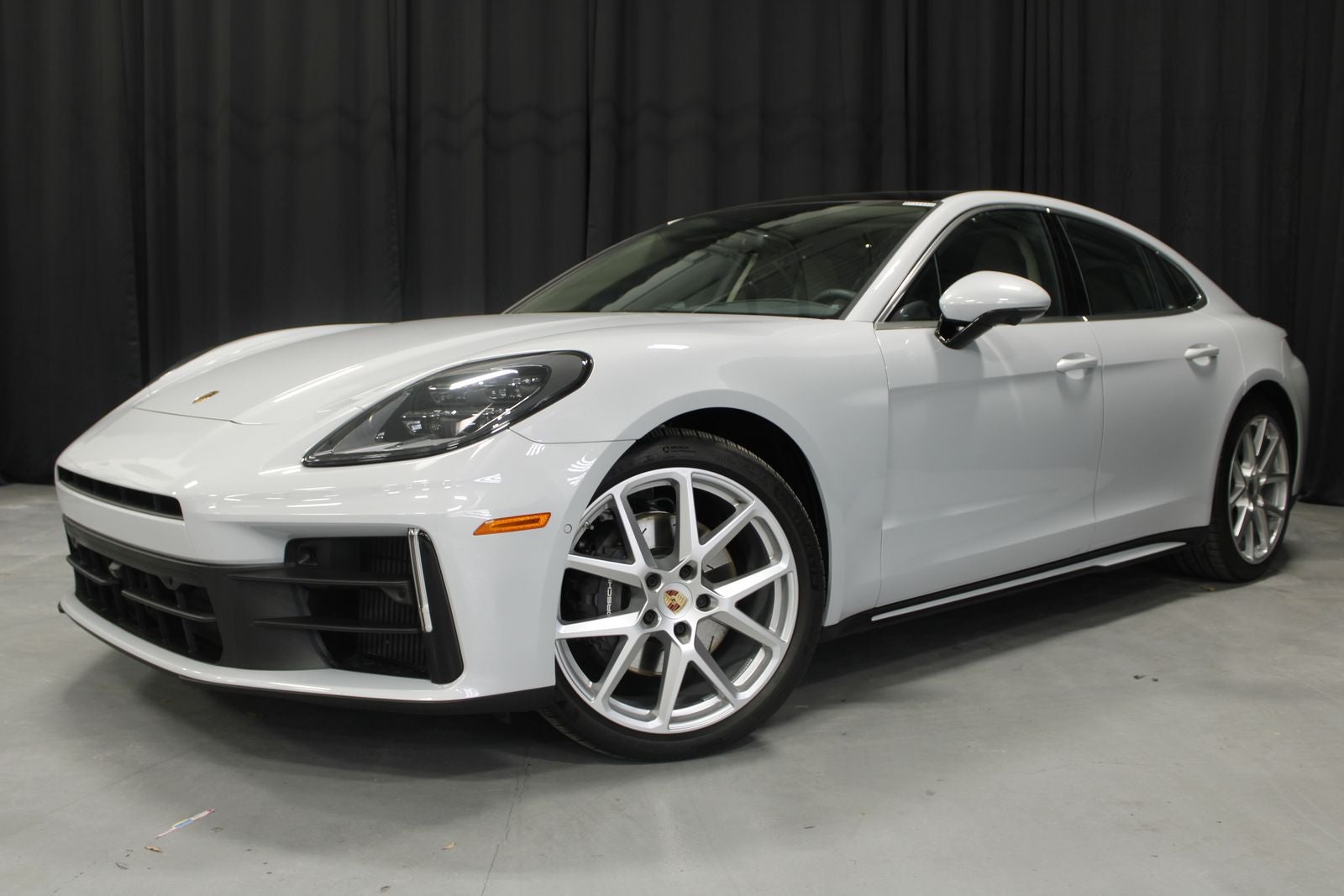 2025 Porsche Panamera 4