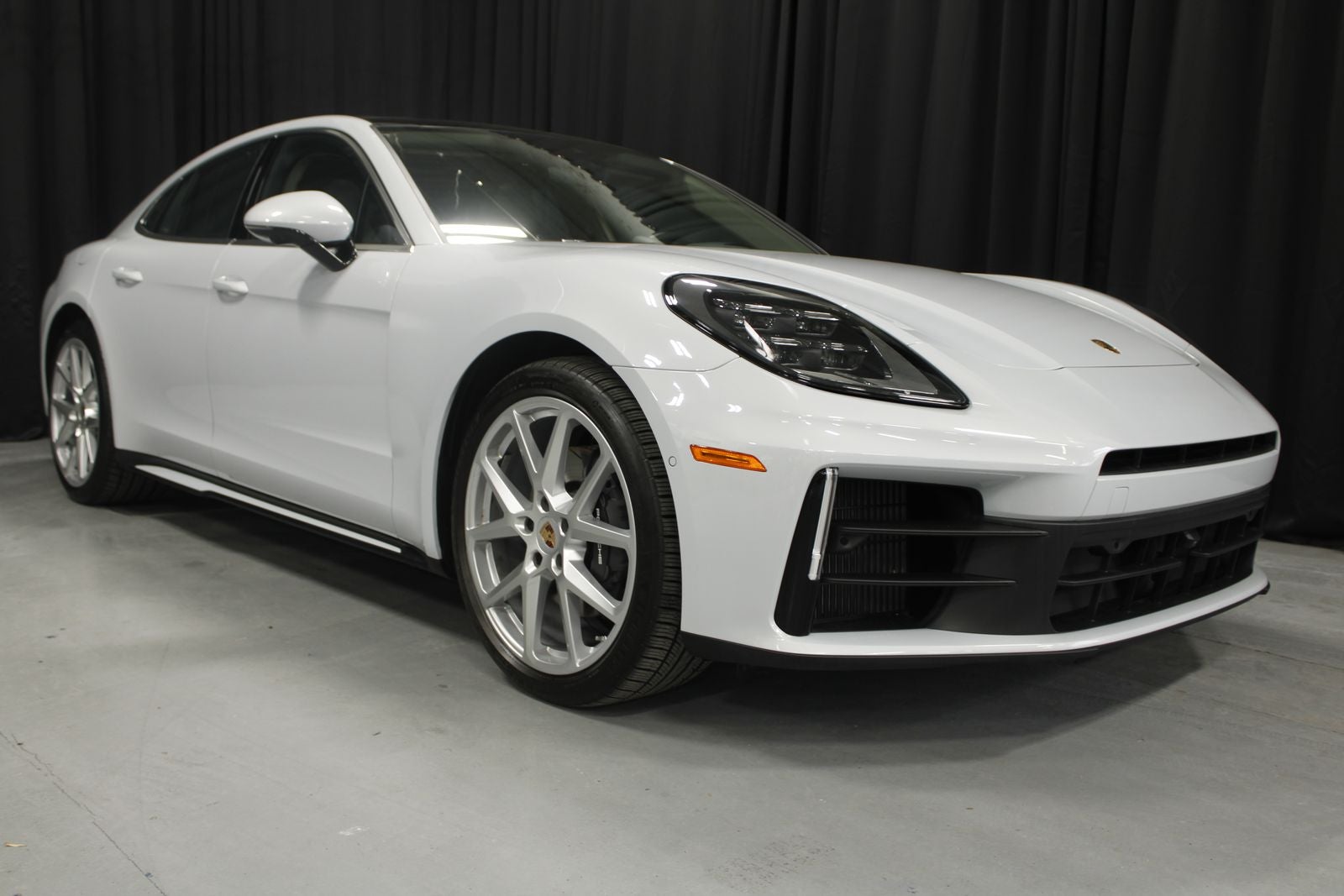 2025 Porsche Panamera 4