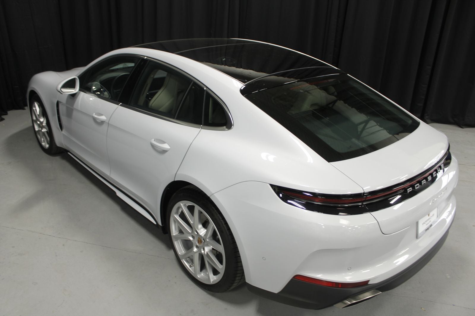 2025 Porsche Panamera 4