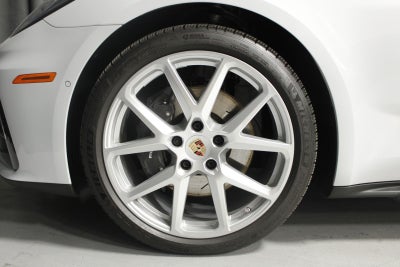 2025 Porsche Panamera 4