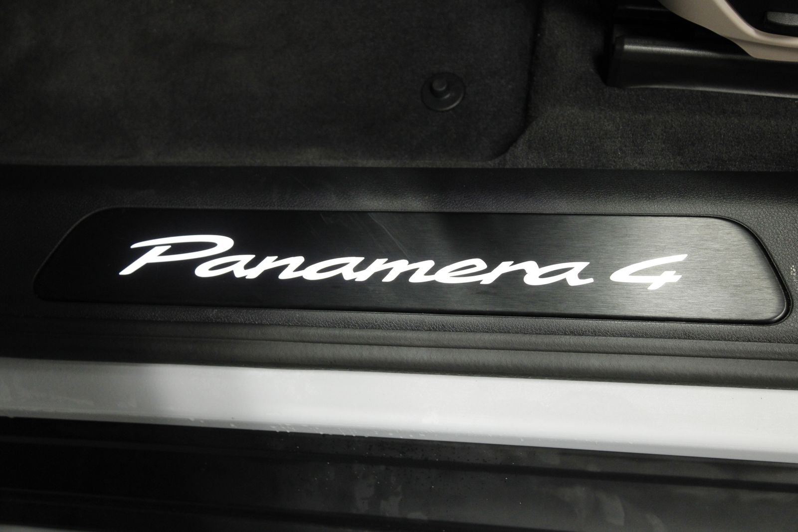 2025 Porsche Panamera 4