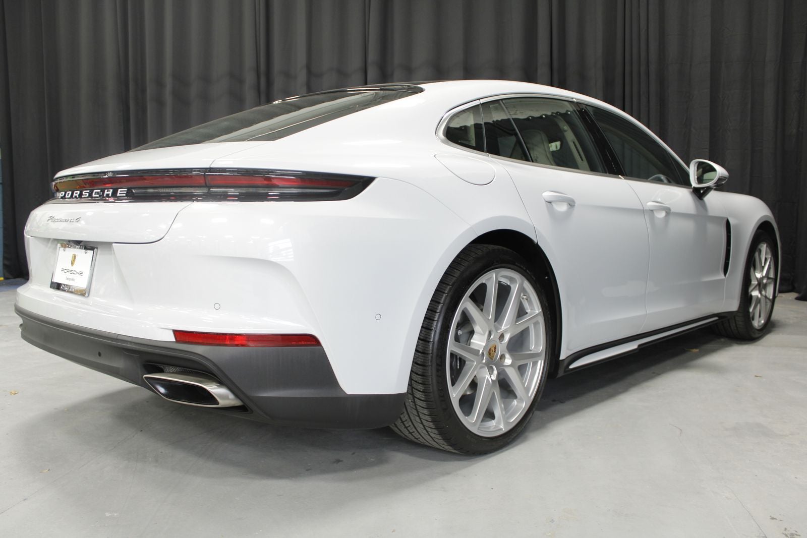 2025 Porsche Panamera 4