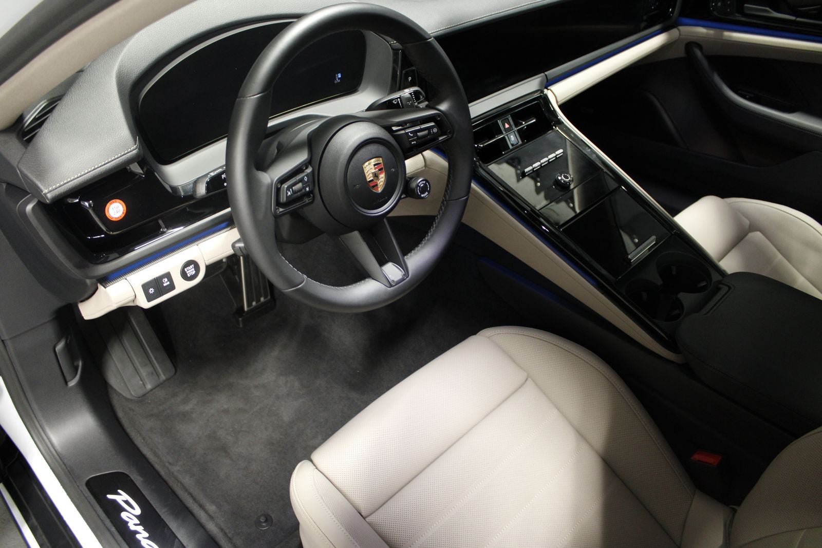 2025 Porsche Panamera 4