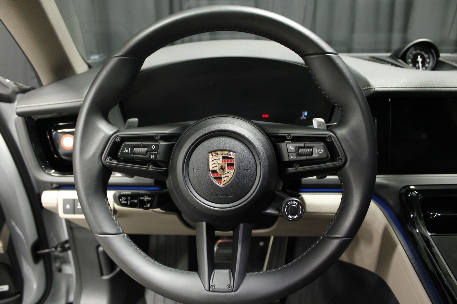 2025 Porsche Panamera 4