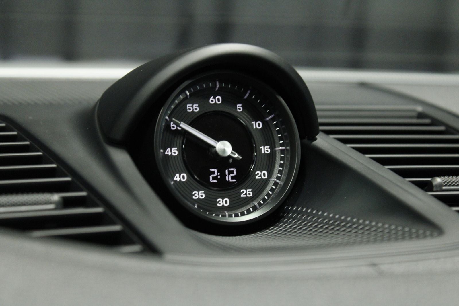 2025 Porsche Panamera 4