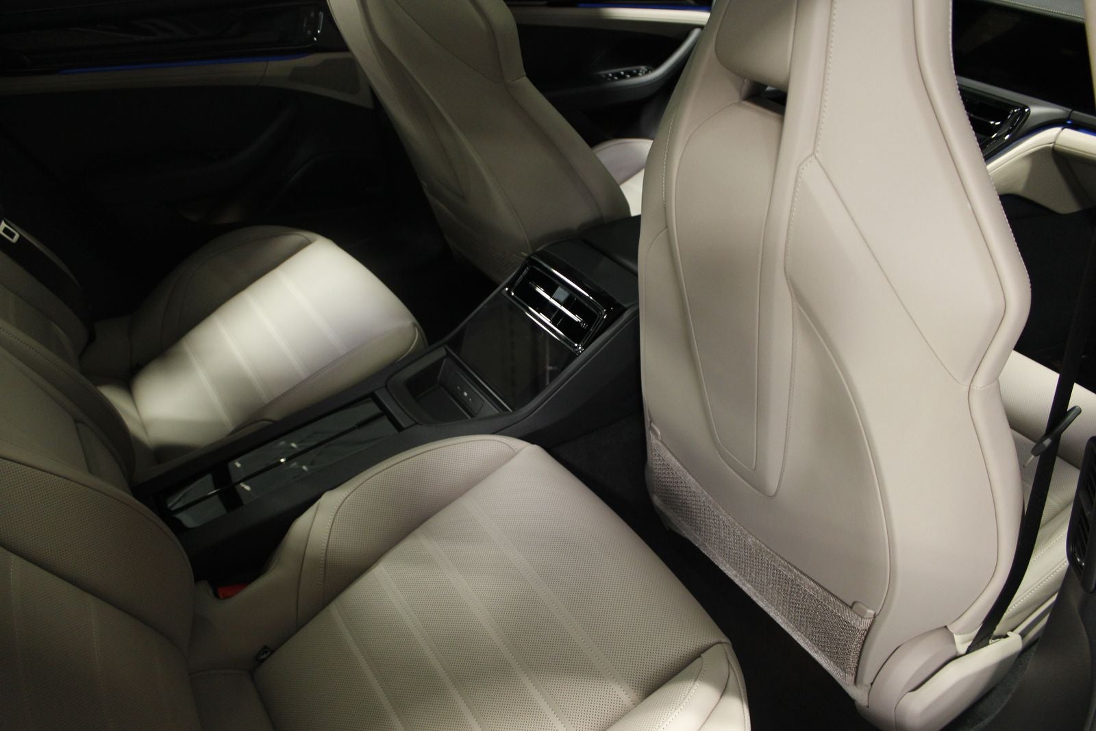 2025 Porsche Panamera 4