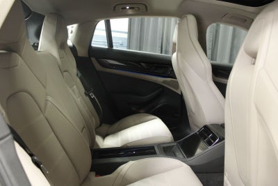 2025 Porsche Panamera 4