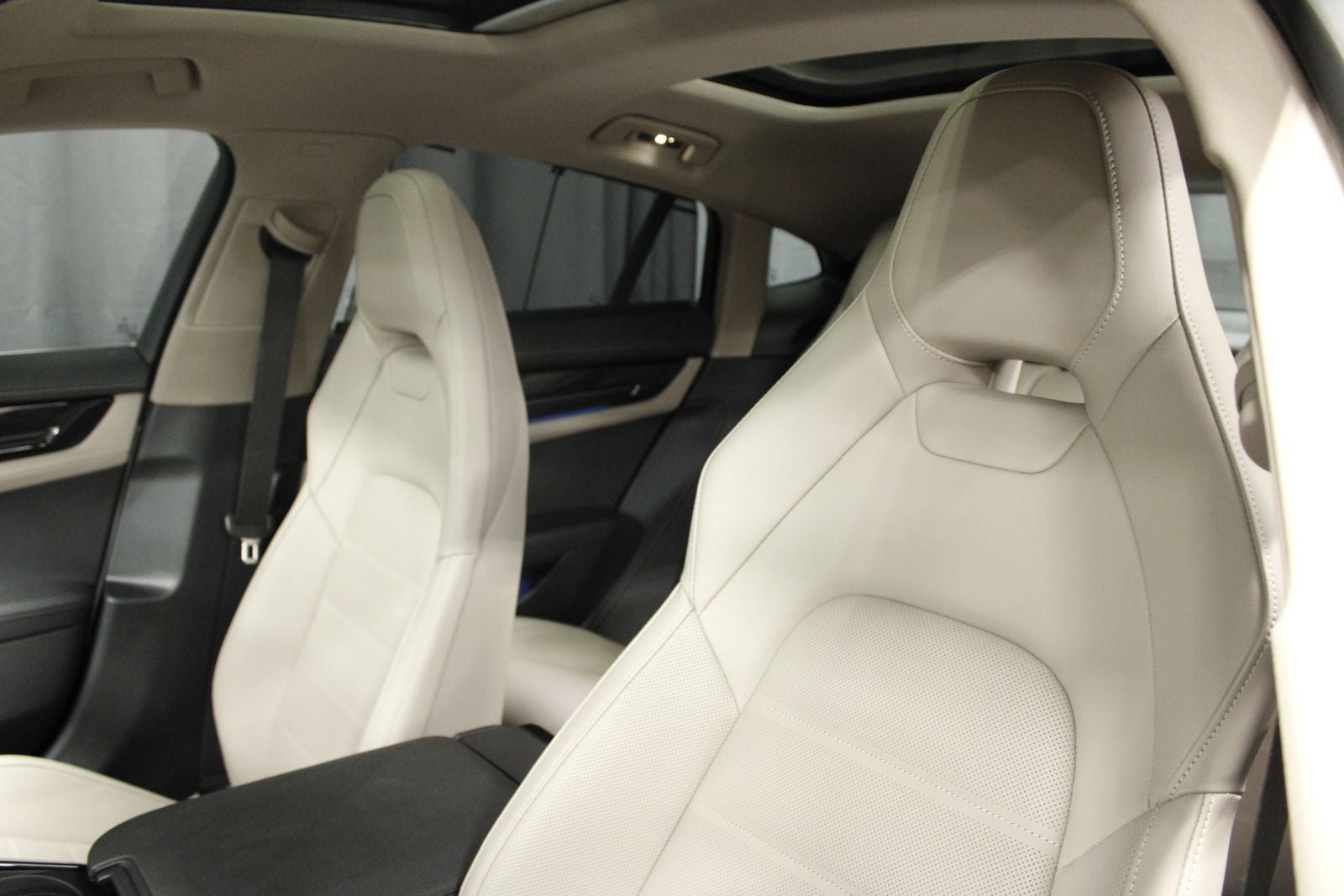 2025 Porsche Panamera 4