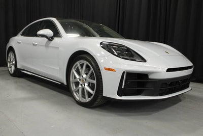 2025 Porsche Panamera 4