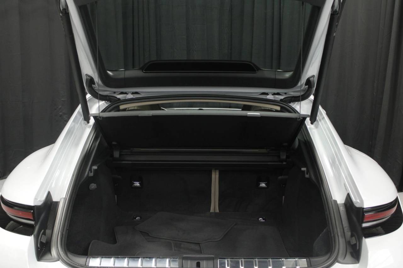 2025 Porsche Panamera 4