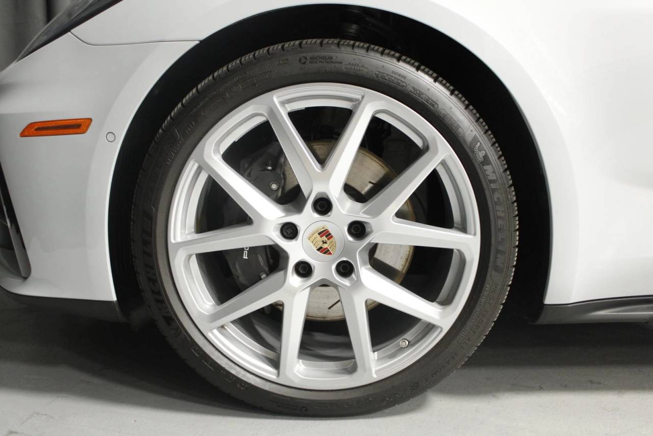 2025 Porsche Panamera 4