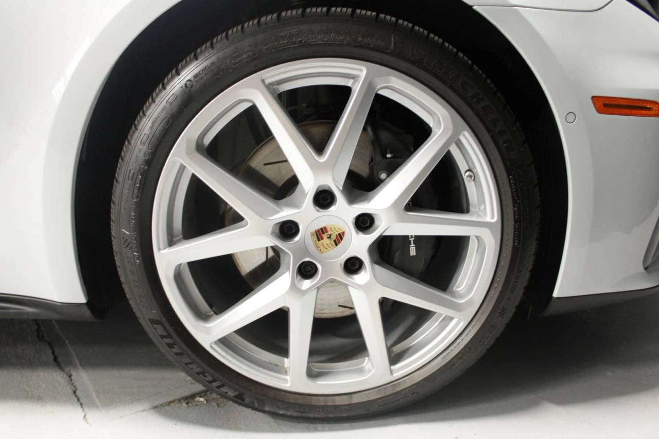 2025 Porsche Panamera 4