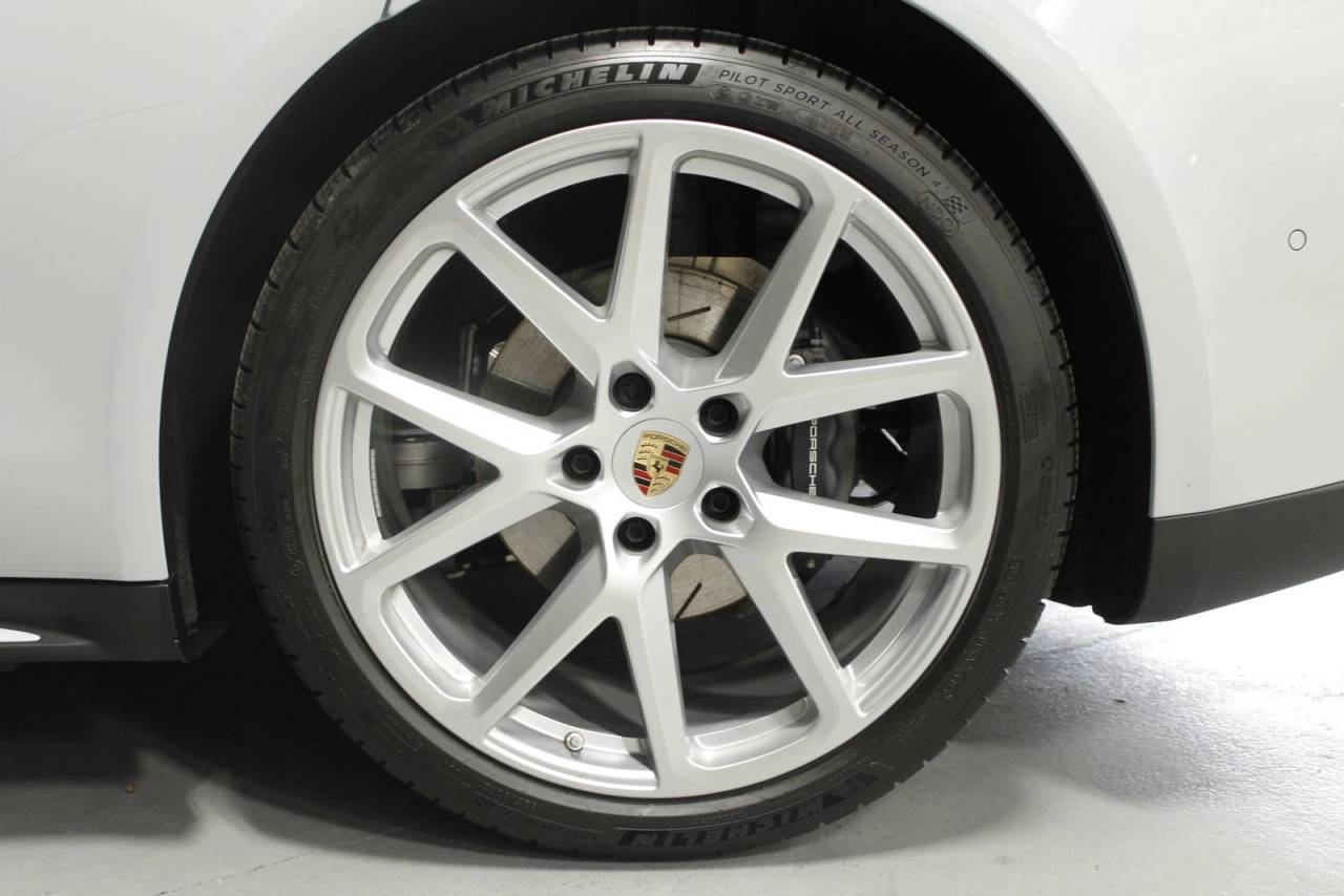 2025 Porsche Panamera 4