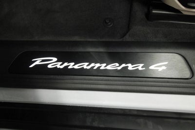 2025 Porsche Panamera 4