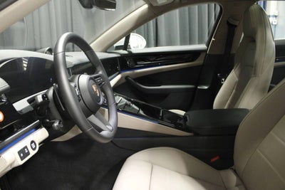 2025 Porsche Panamera 4