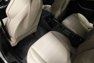 2025 Porsche Panamera 4