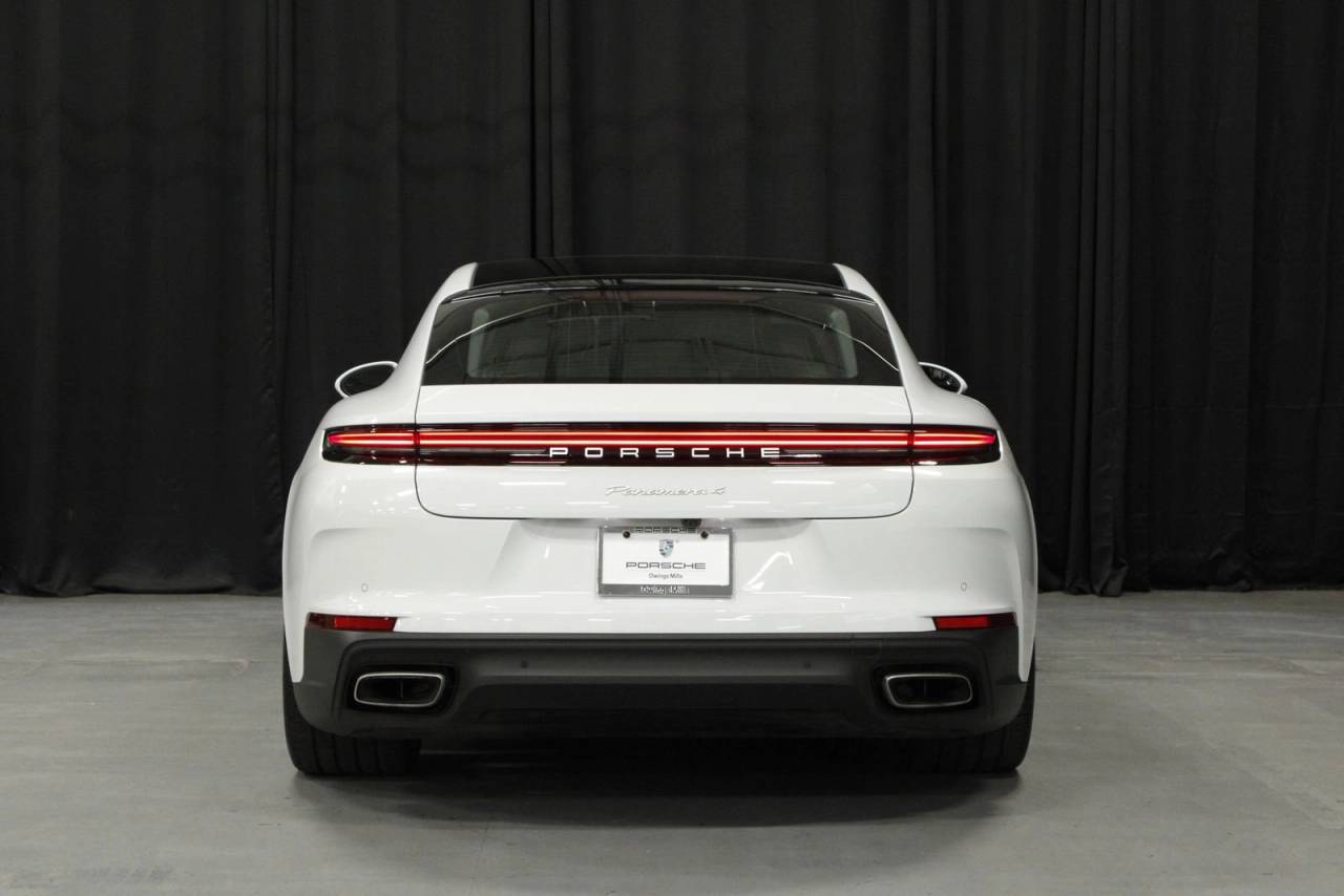 2025 Porsche Panamera 4
