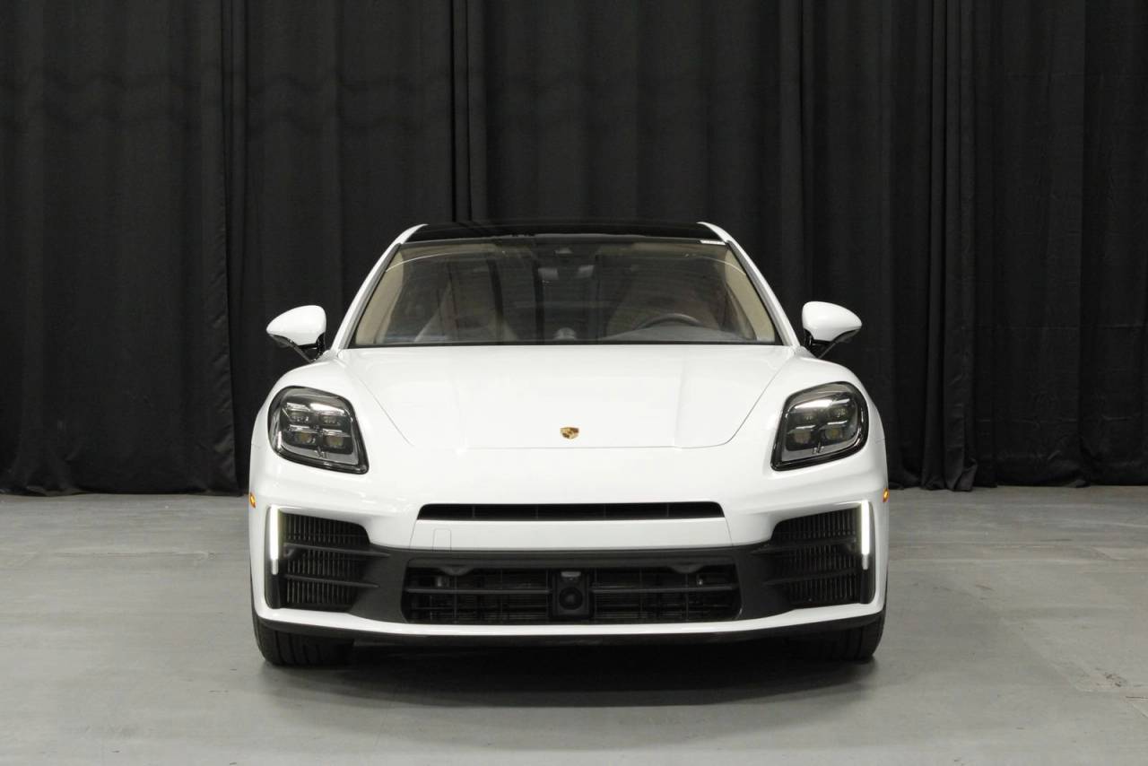 2025 Porsche Panamera 4