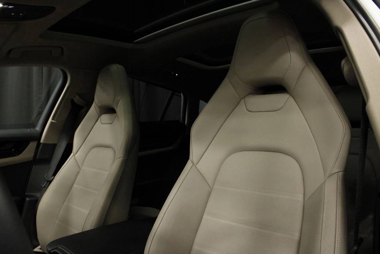 2025 Porsche Panamera 4