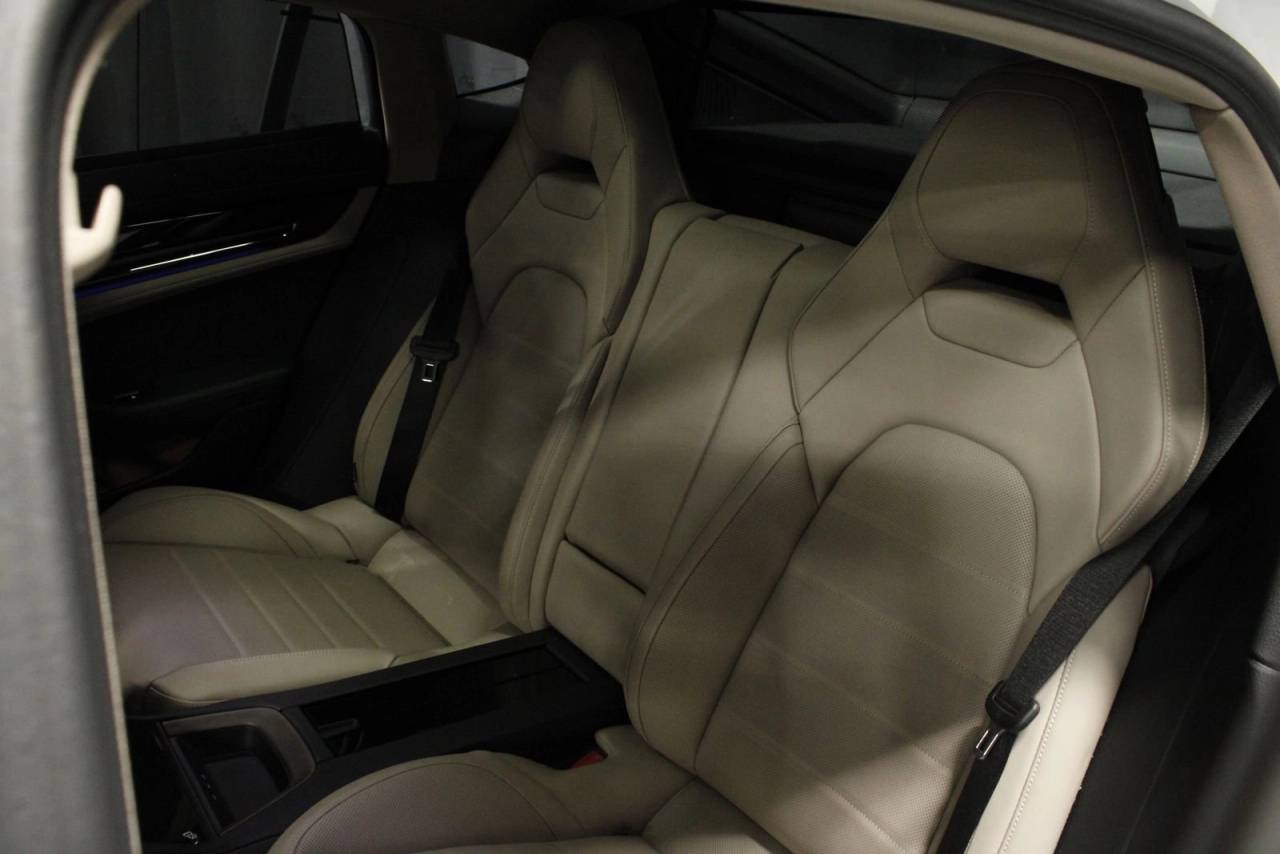2025 Porsche Panamera 4