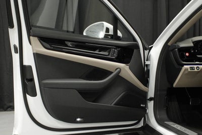 2025 Porsche Panamera 4