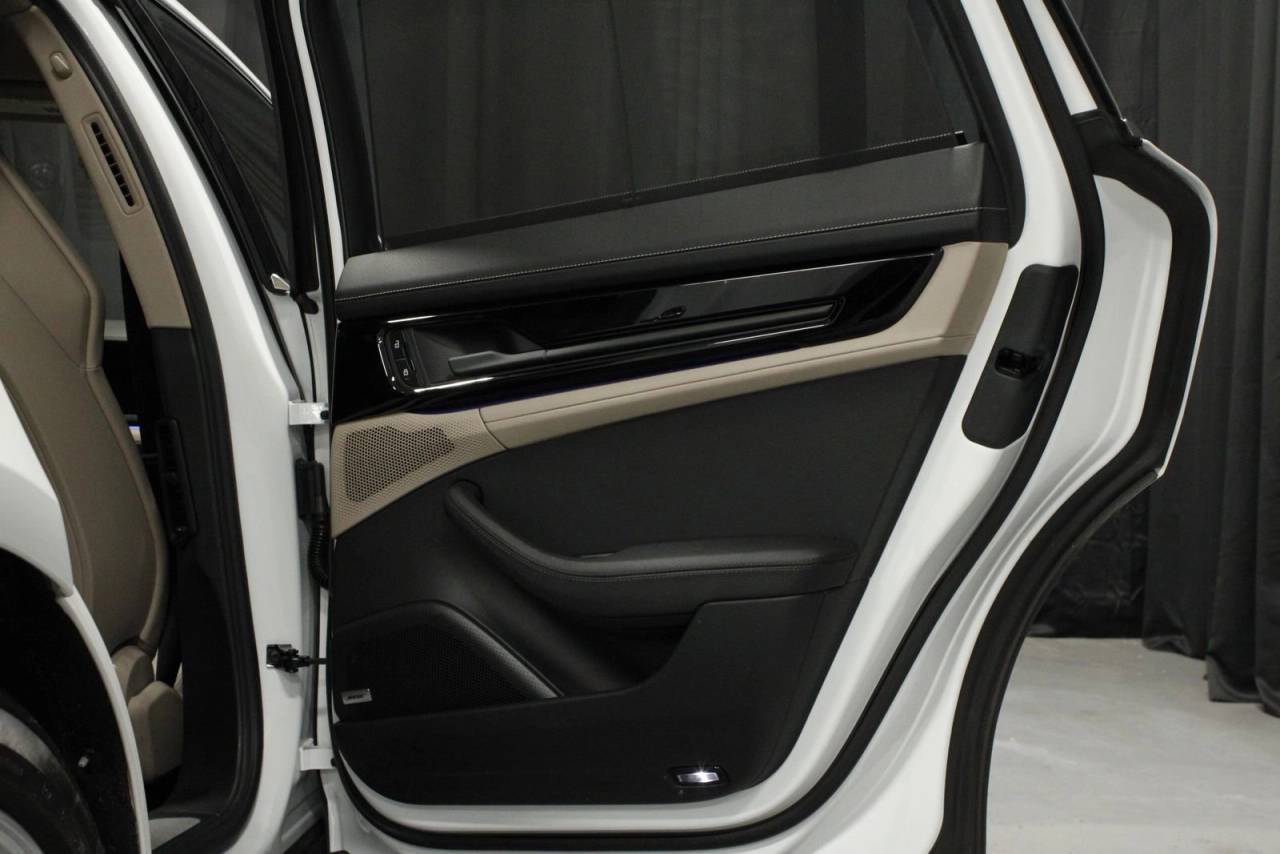 2025 Porsche Panamera 4