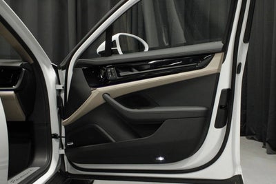 2025 Porsche Panamera 4