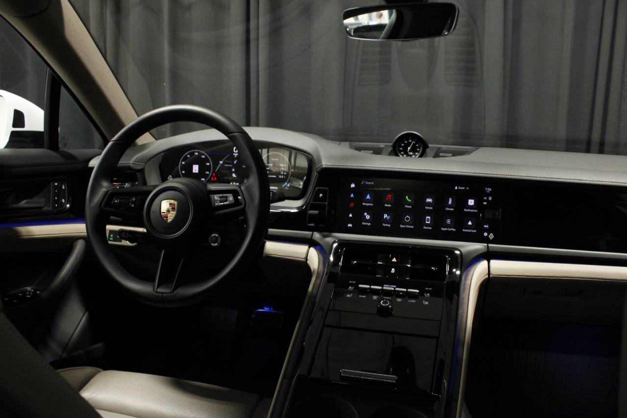 2025 Porsche Panamera 4