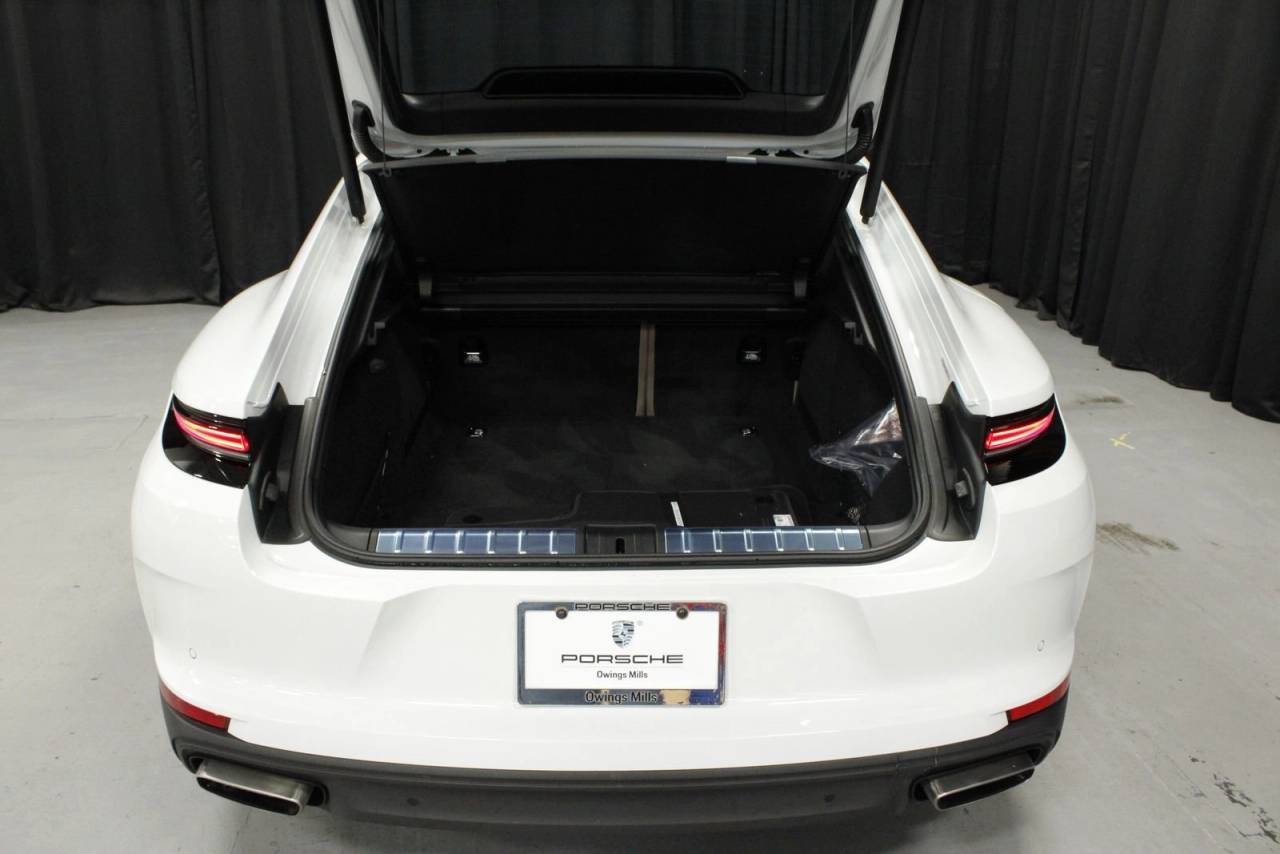 2025 Porsche Panamera 4