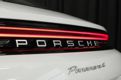 2025 Porsche Panamera 4
