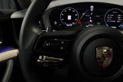 2025 Porsche Panamera 4
