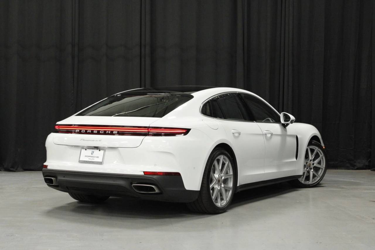 2025 Porsche Panamera 4