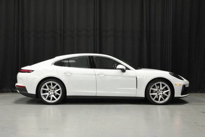2025 Porsche Panamera 4