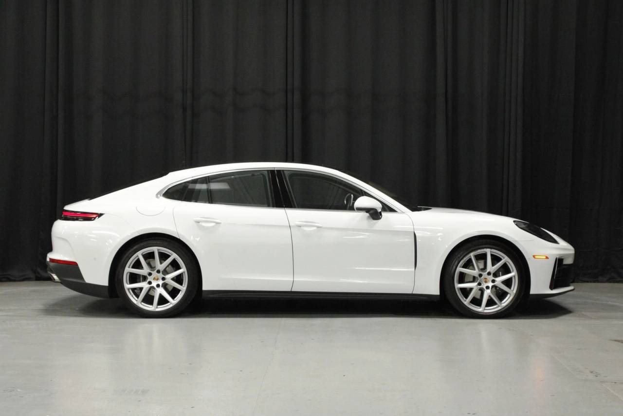 2025 Porsche Panamera 4