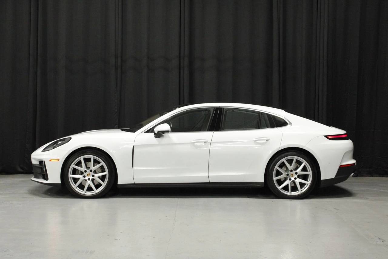 2025 Porsche Panamera 4