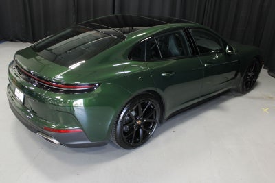 2025 Porsche Panamera 4