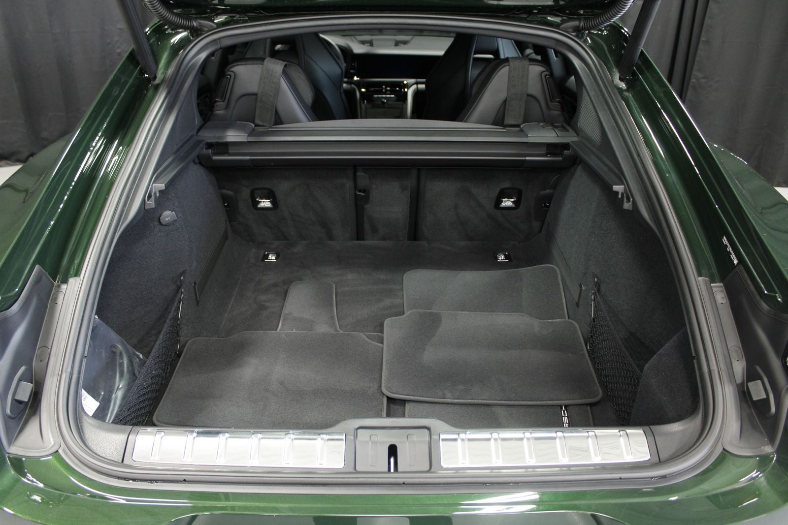 2025 Porsche Panamera 4