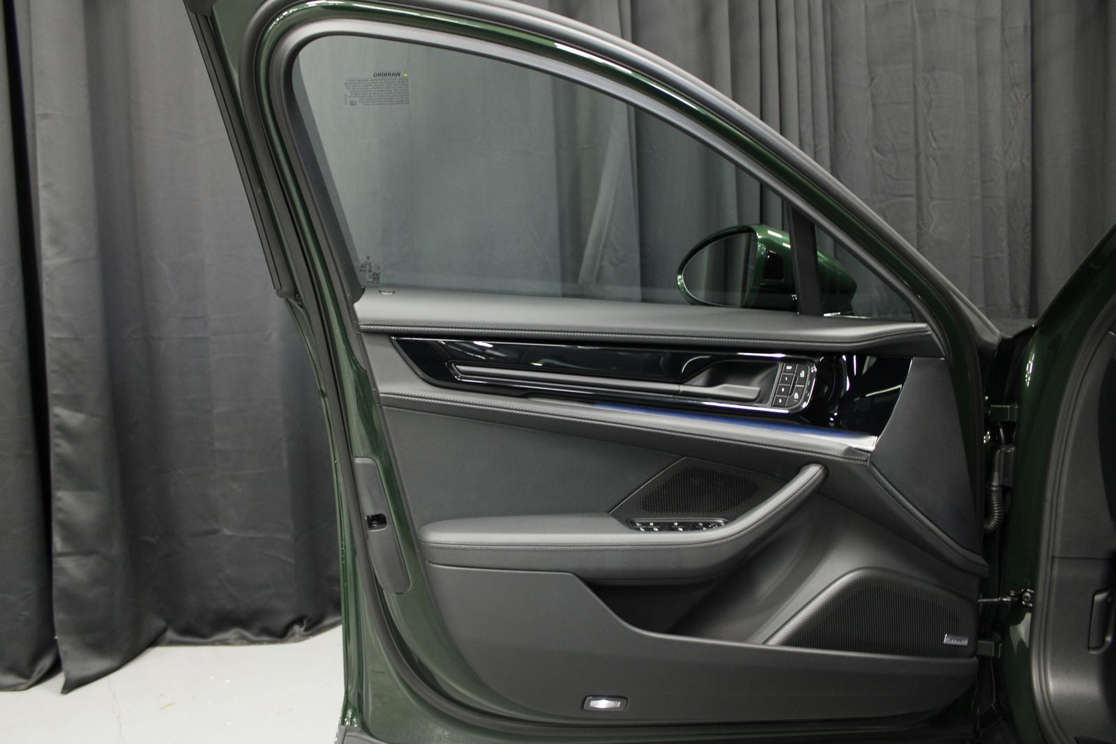 2025 Porsche Panamera 4