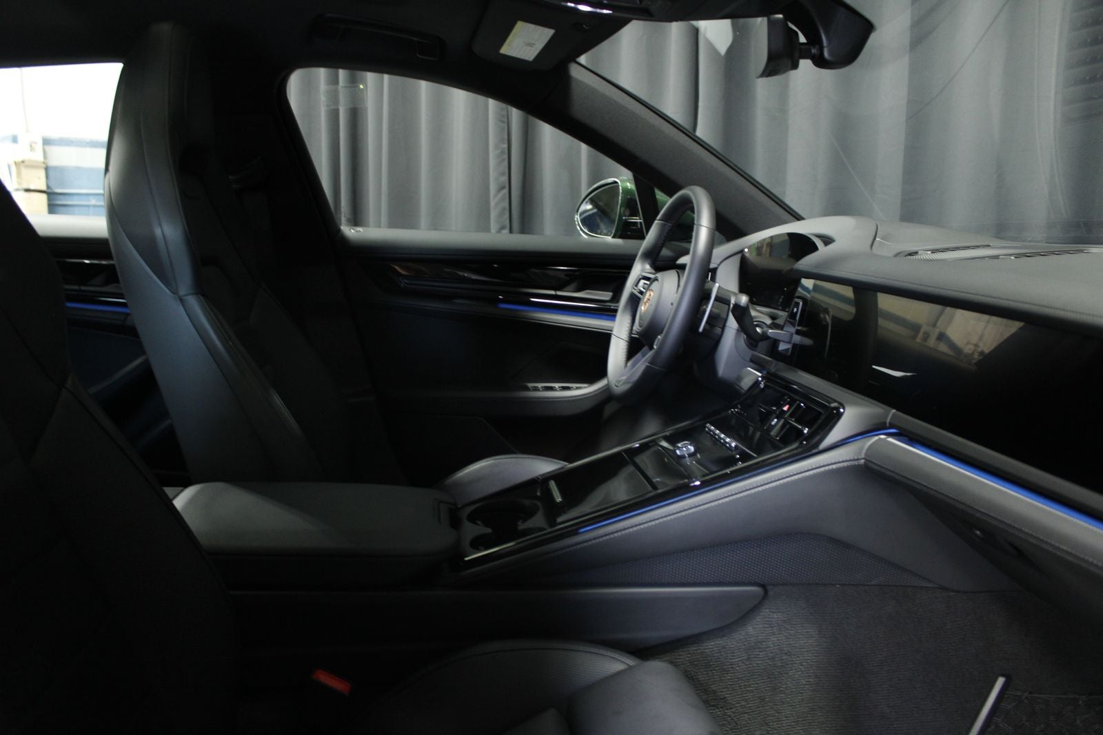 2025 Porsche Panamera 4