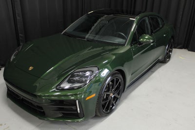 2025 Porsche Panamera 4
