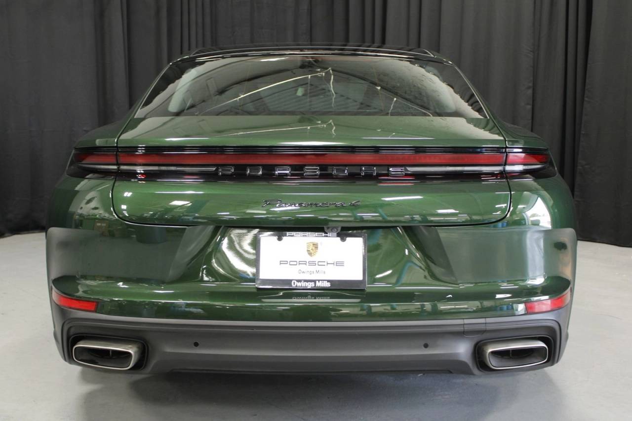 2025 Porsche Panamera 4